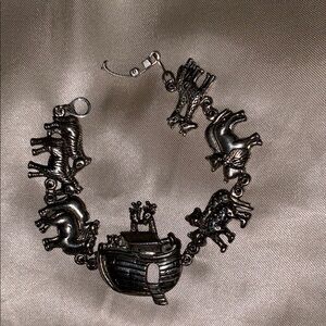 Biblical Vintage Silver Noah's Ark Charm Bracelet, excellent condition